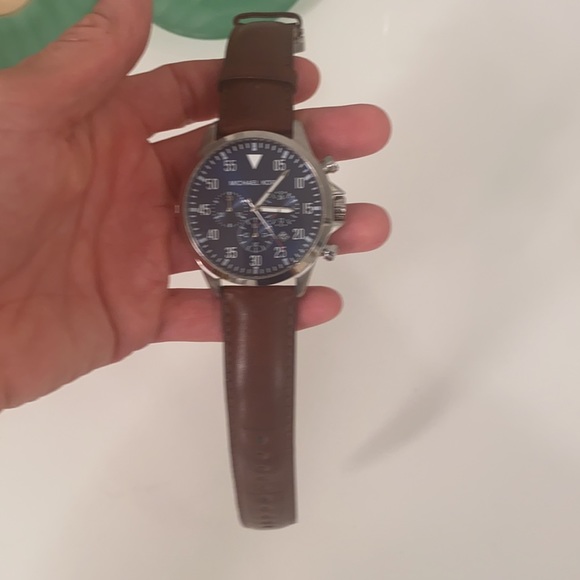 Gorgeous Michael Kors watch ❤️🥰🥰🤗🤗😘👌 - Picture 4 of 9